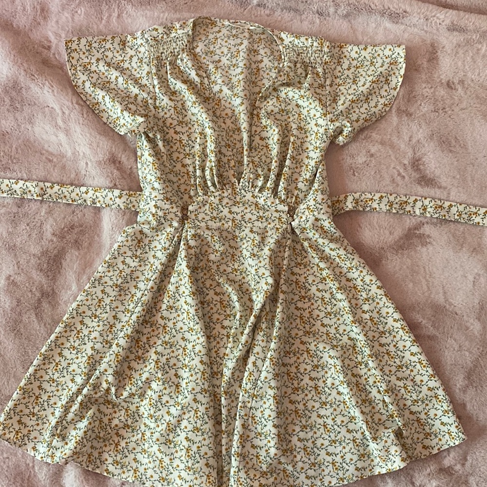 Flowery dainty summer dress